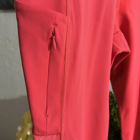 Athleta crop leggings size LT - Picture 3 of 6
